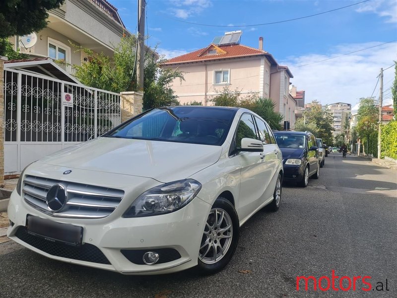 2013' Mercedes-Benz B 200 photo #6