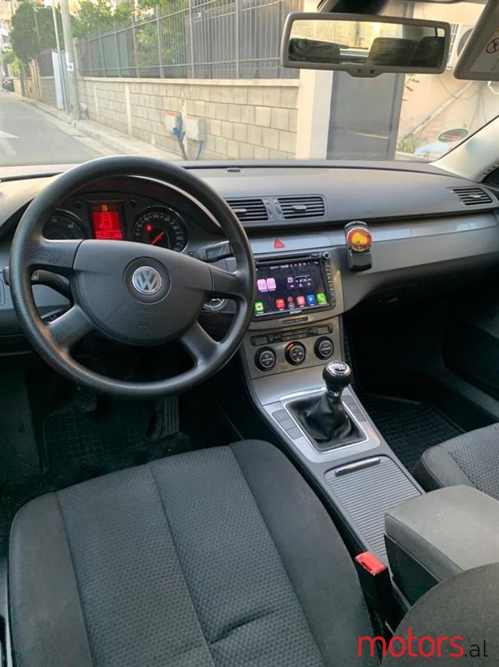 2008' Volkswagen Passat photo #3