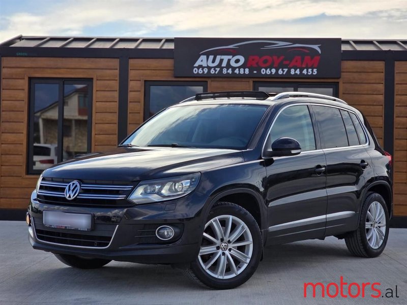 2012' Volkswagen Tiguan photo #1