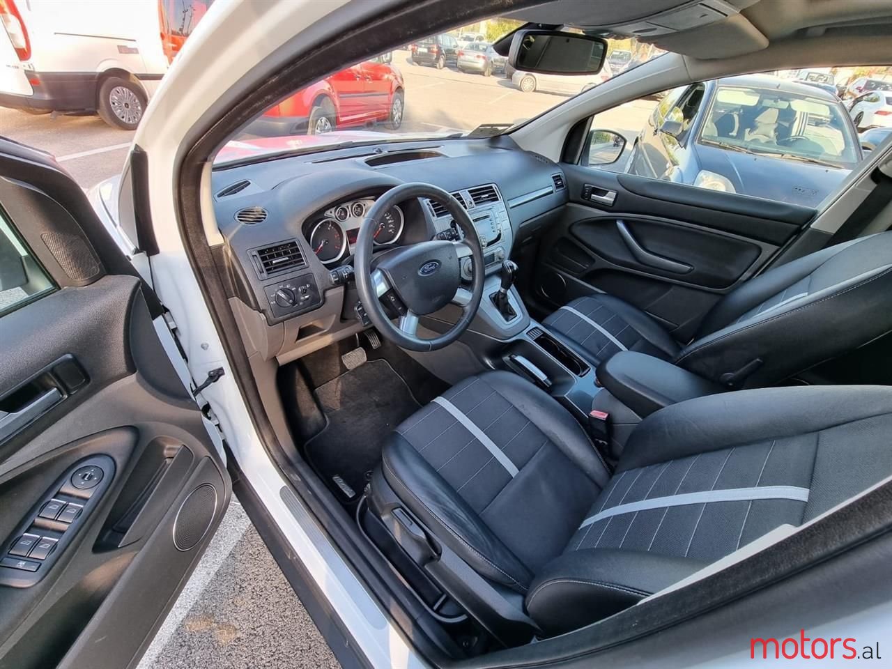 2010' Ford Kuga photo #5