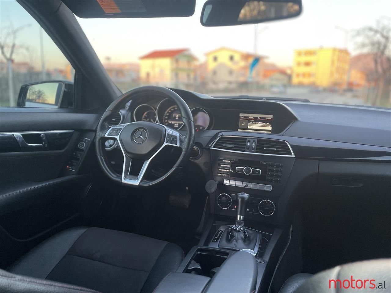 2013' Mercedes-Benz C 200 photo #6