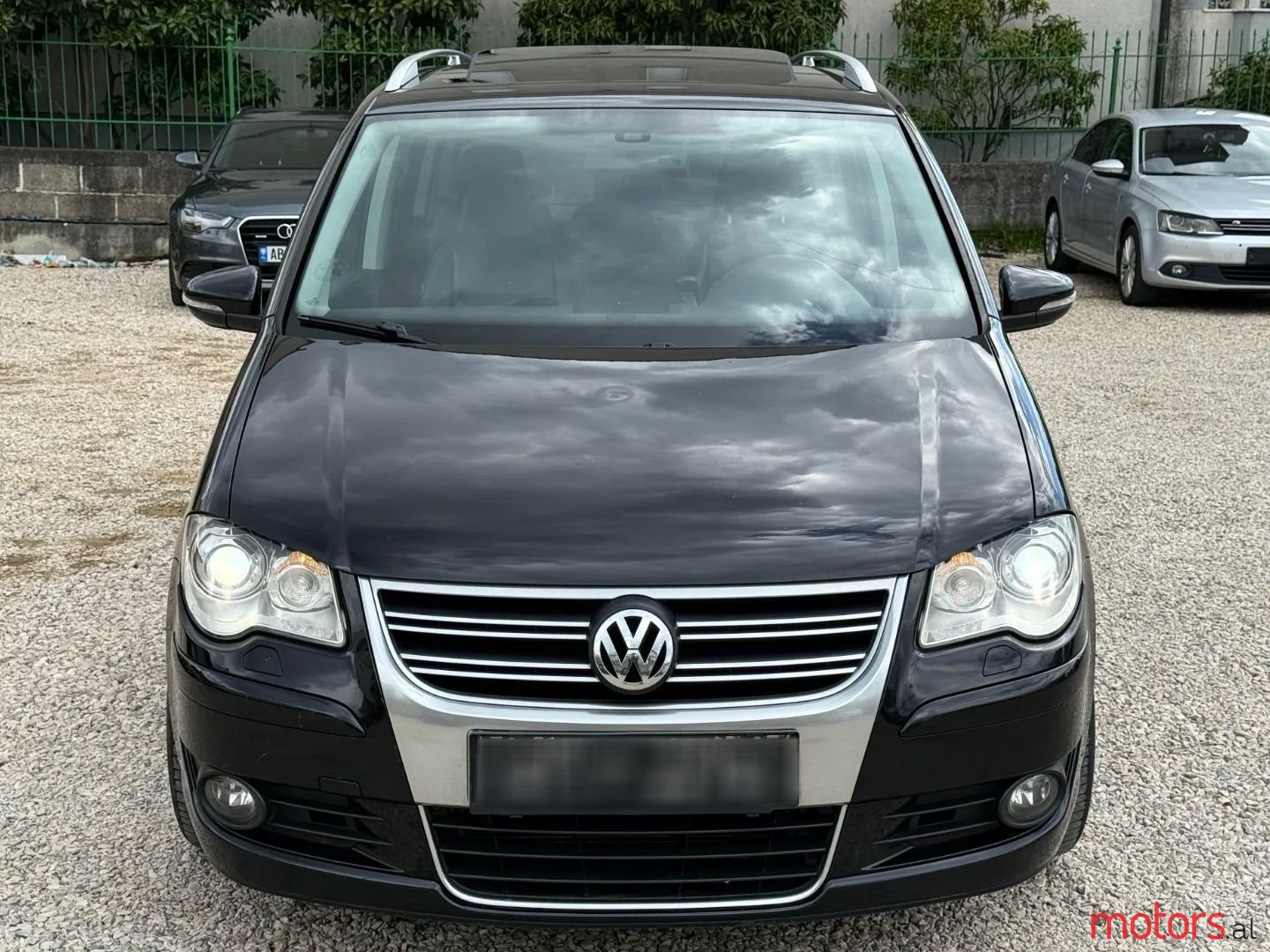 2010' Volkswagen Touran photo #5