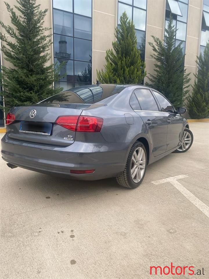 2016' Volkswagen Jetta photo #2