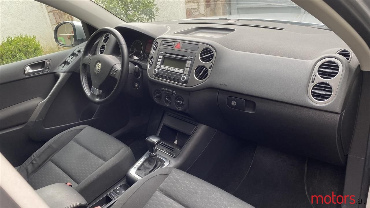 2009' Volkswagen Tiguan photo #6