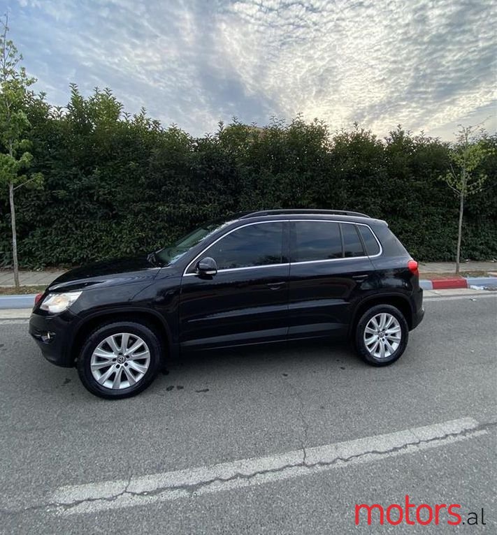2009' Volkswagen Tiguan photo #1