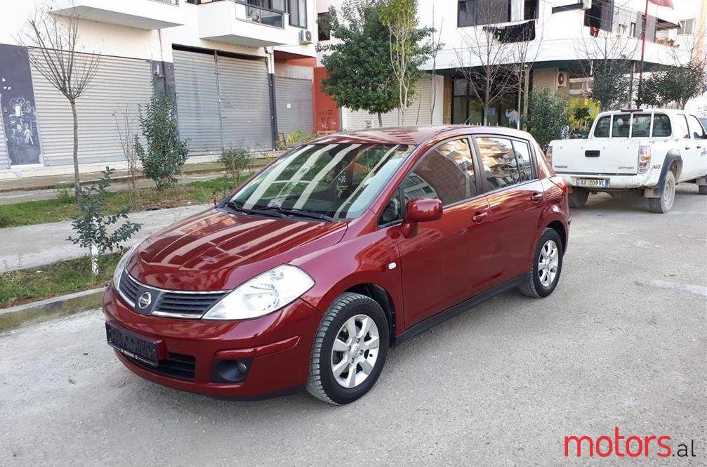 2009' Nissan Tiida photo #1