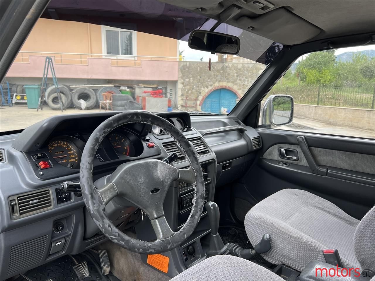 1994' Mitsubishi Pajero photo #5