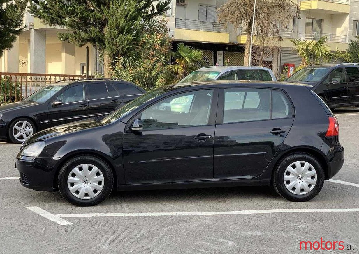 2005' Volkswagen Golf photo #1