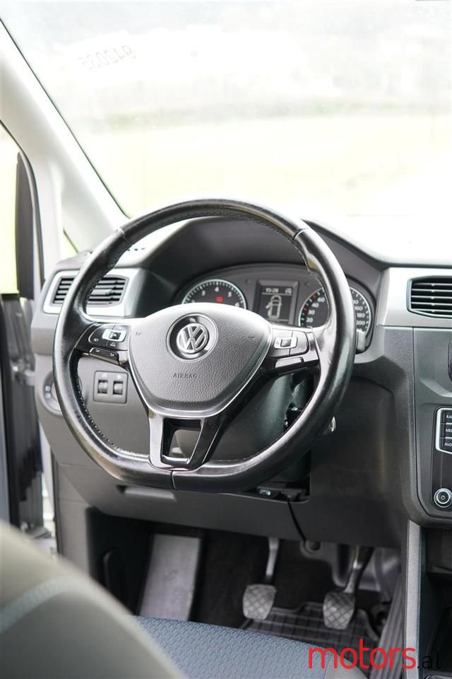 2017' Volkswagen Caddy photo #6