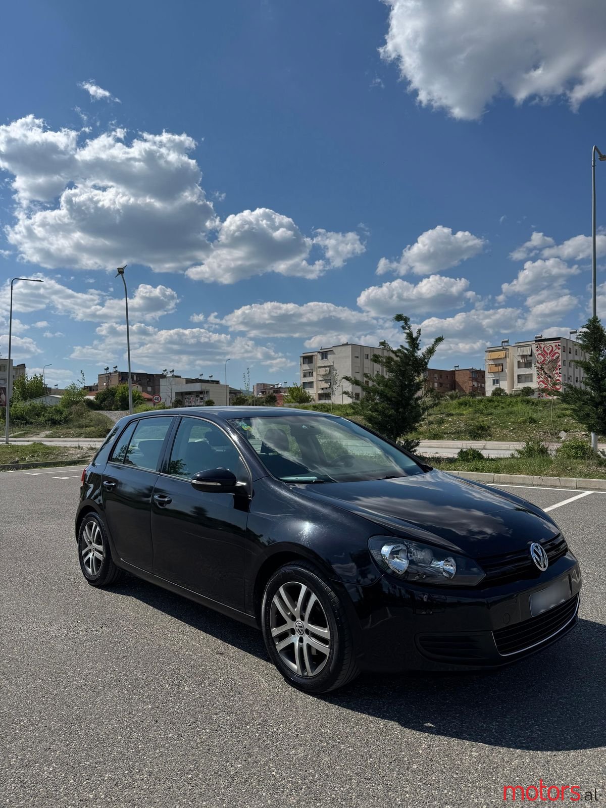 2010' Volkswagen Golf photo #1