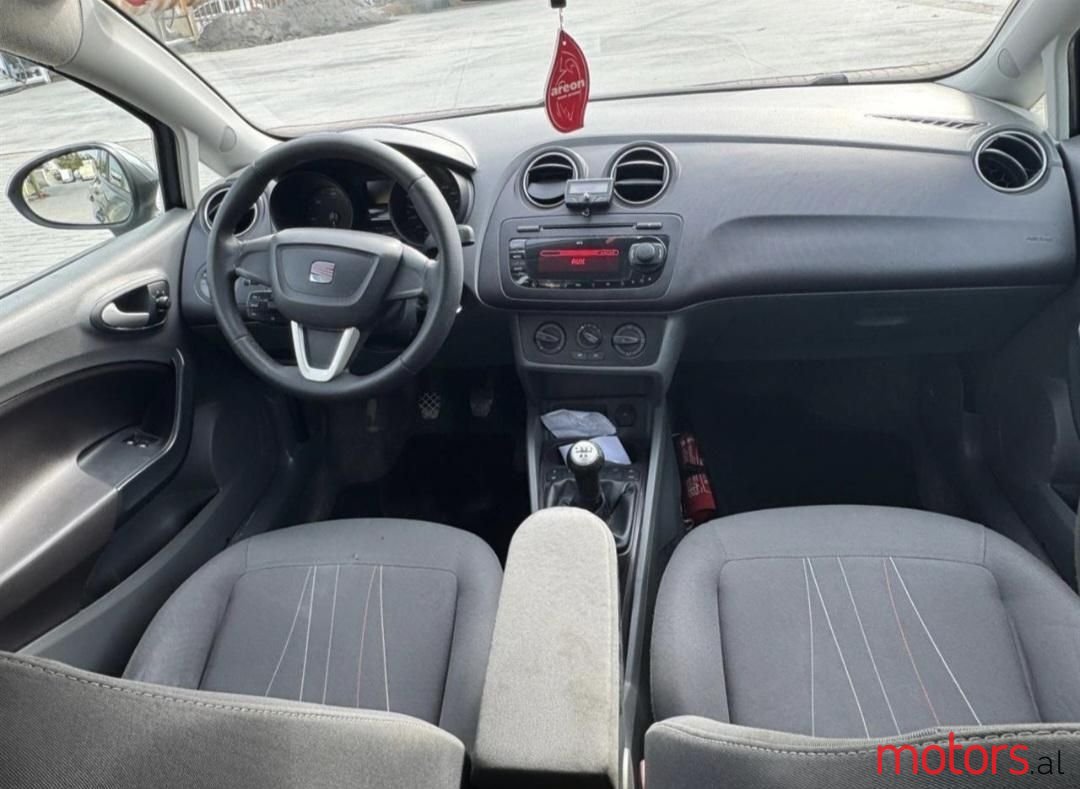 2012' SEAT Ibiza photo #4