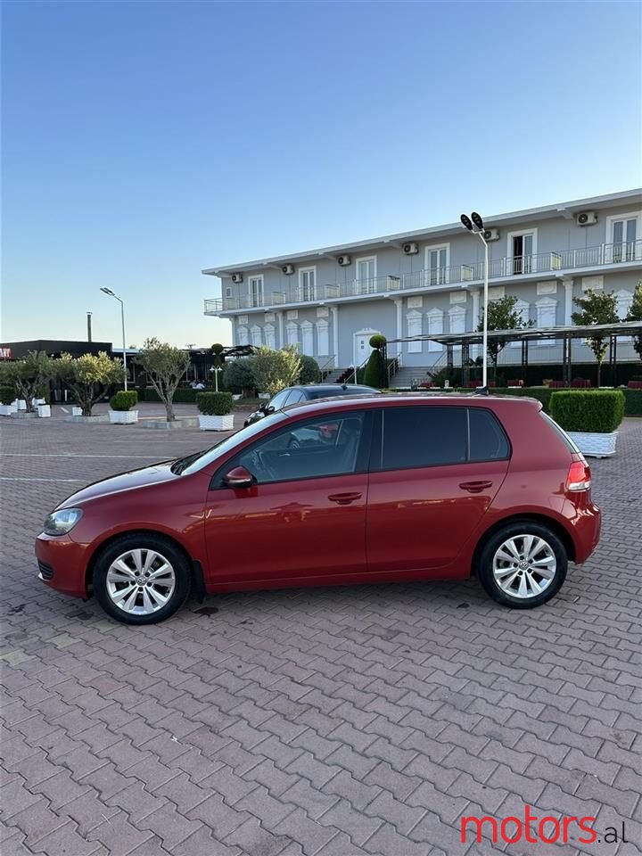 2011' Volkswagen Golf photo #1