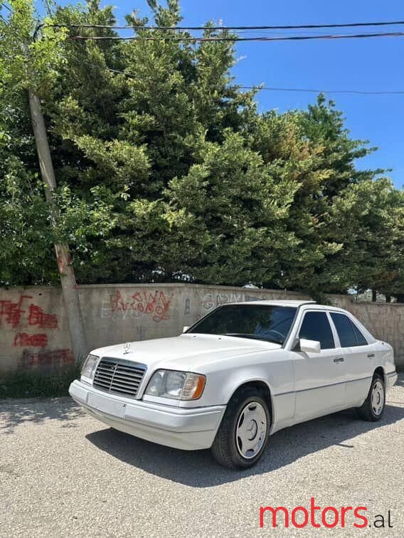 1994' Mercedes-Benz 250 photo #2