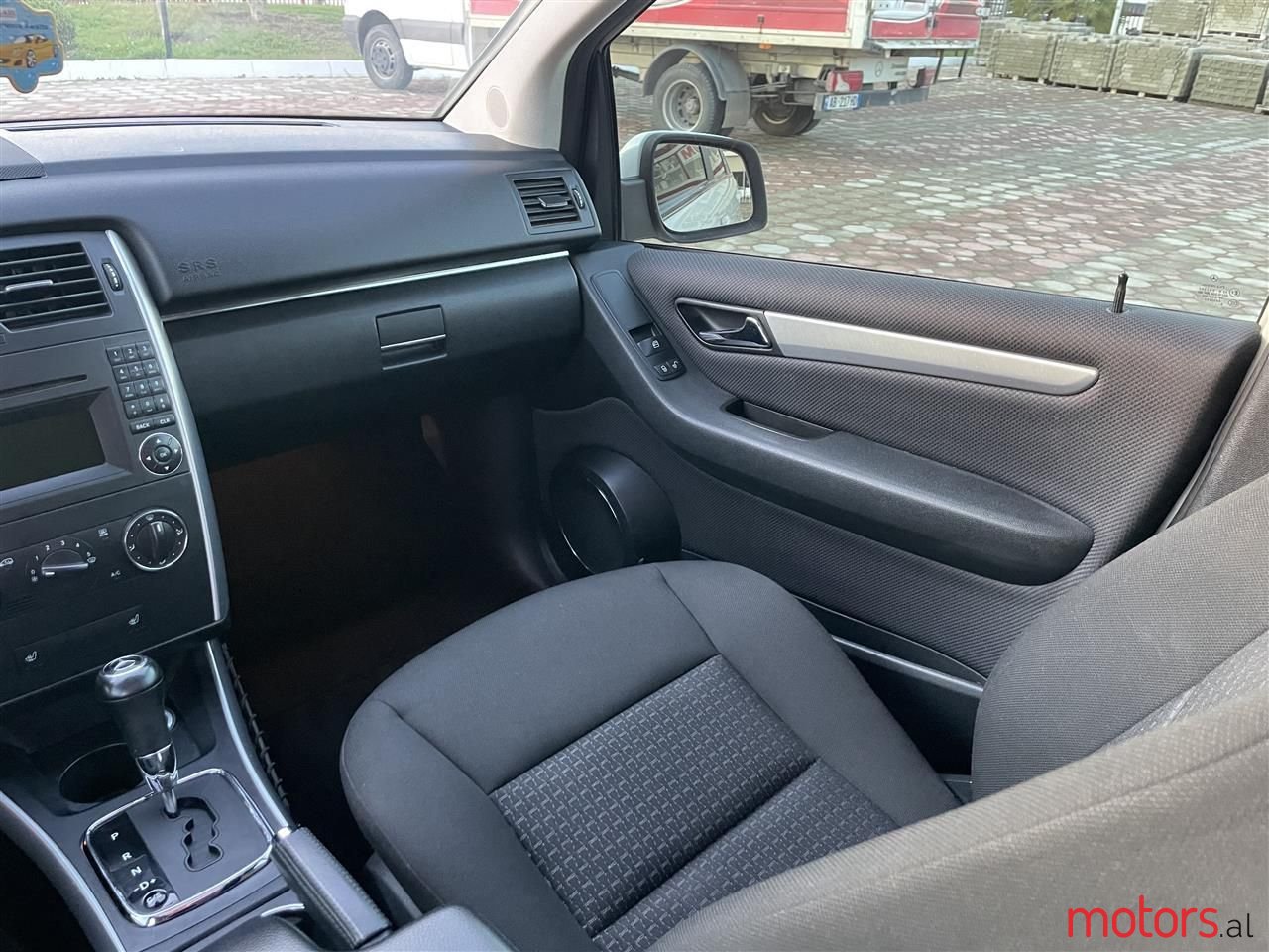 2010' Mercedes-Benz B 200 photo #4