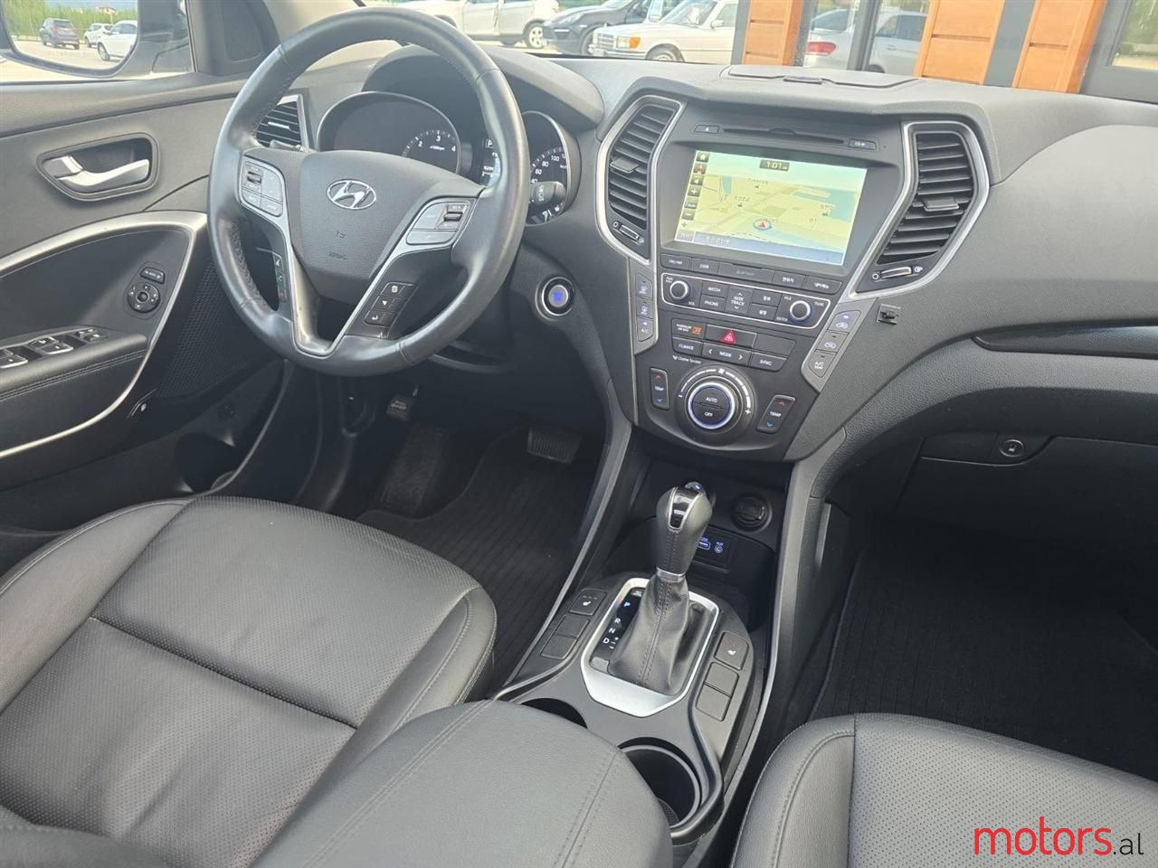 2016' Hyundai Santa Fe photo #5