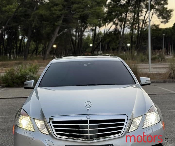 2010' Mercedes-Benz E 55 AMG photo #6