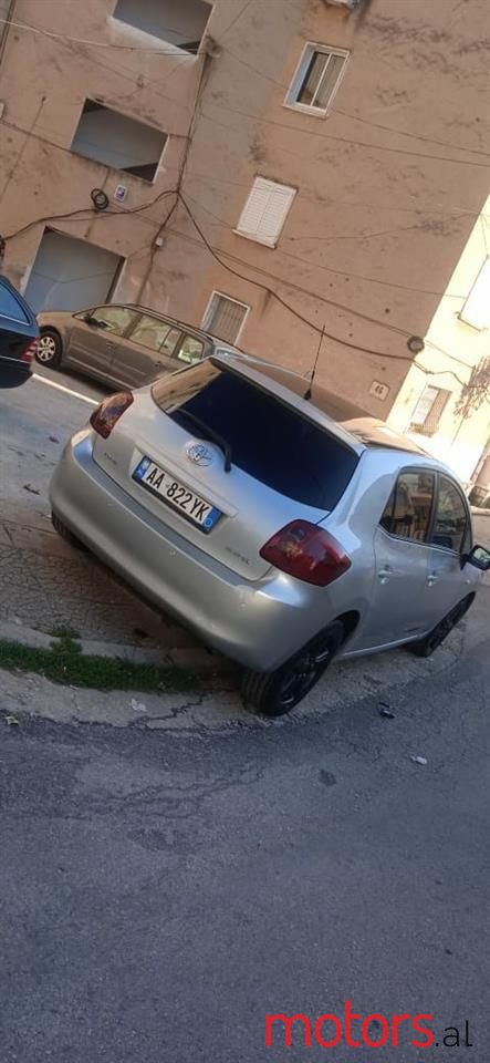 2009' Toyota Auris photo #3