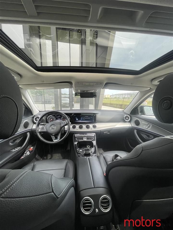 2016' Mercedes-Benz E 220 photo #3
