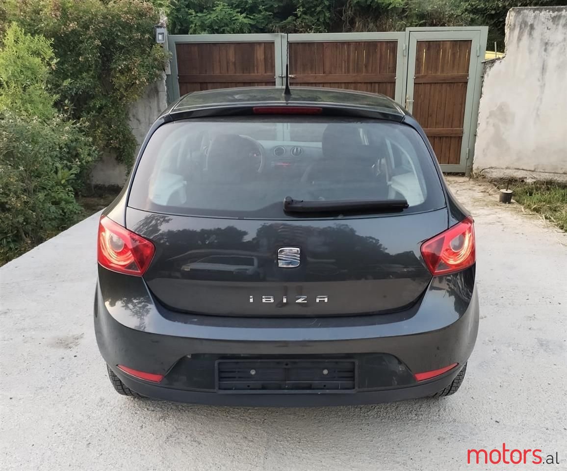 2012' SEAT Ibiza photo #3