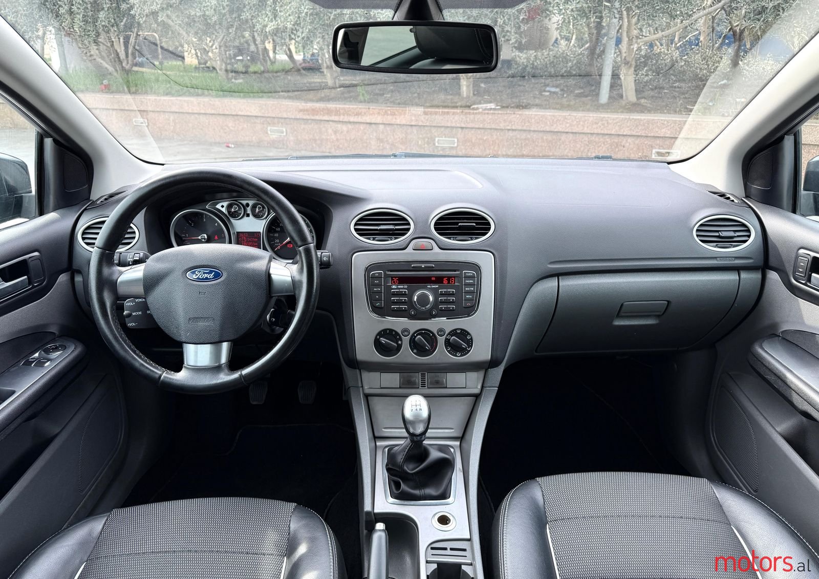 2011' Ford Focus photo #1