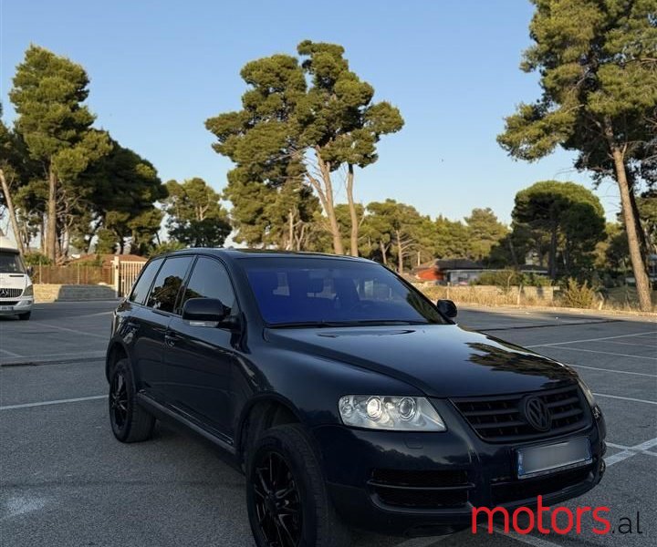 2005' Volkswagen Touareg photo #1
