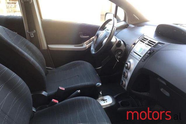 2008' Toyota Yaris photo #1