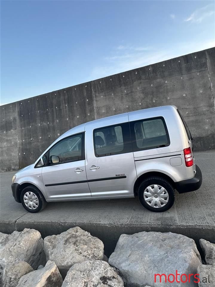 2011' Volkswagen Caddy photo #5