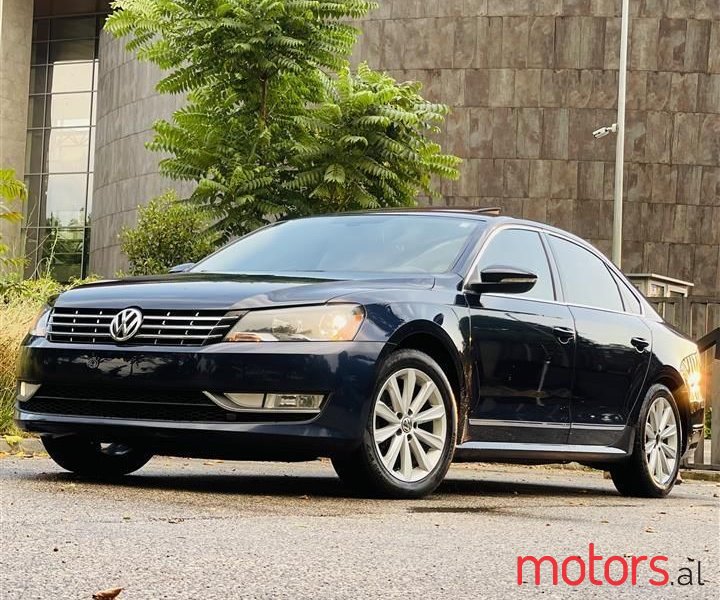 2012' Volkswagen Passat photo #1