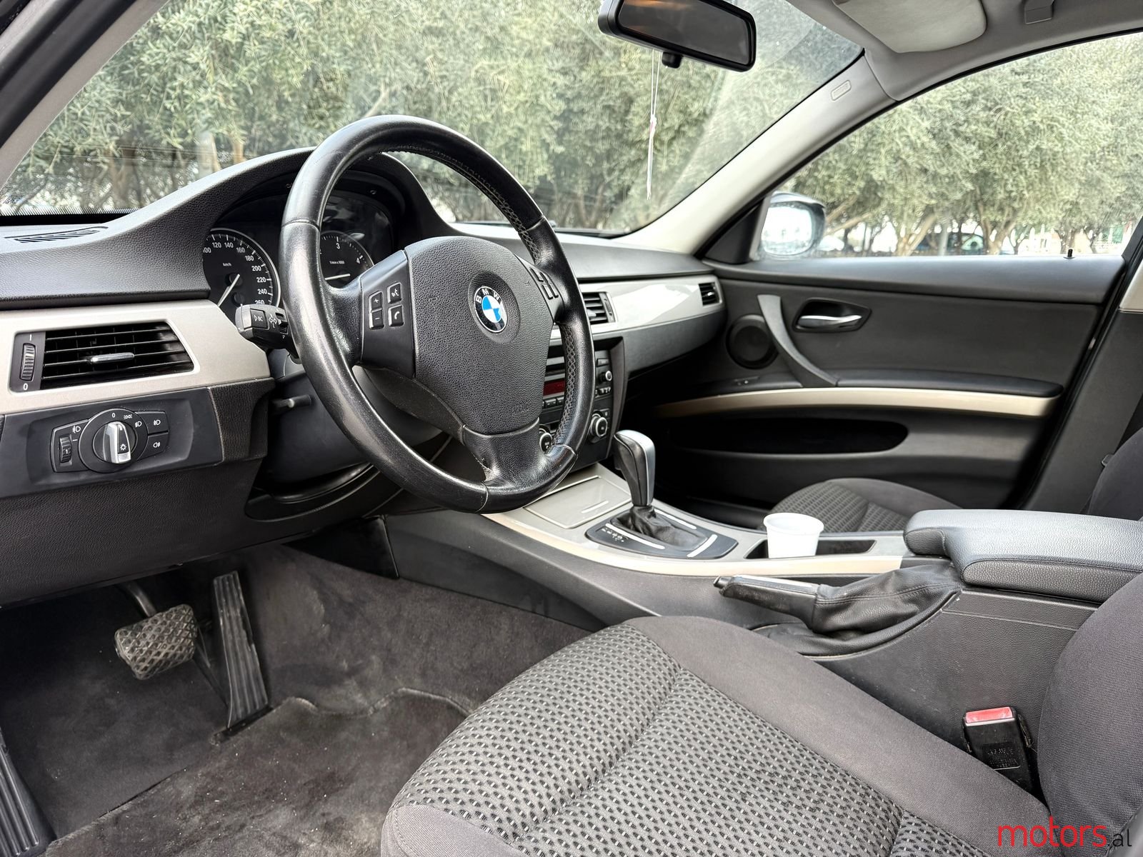 2012' BMW 320 photo #2