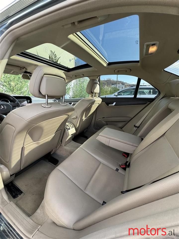 2012' Mercedes-Benz C 300 photo #5