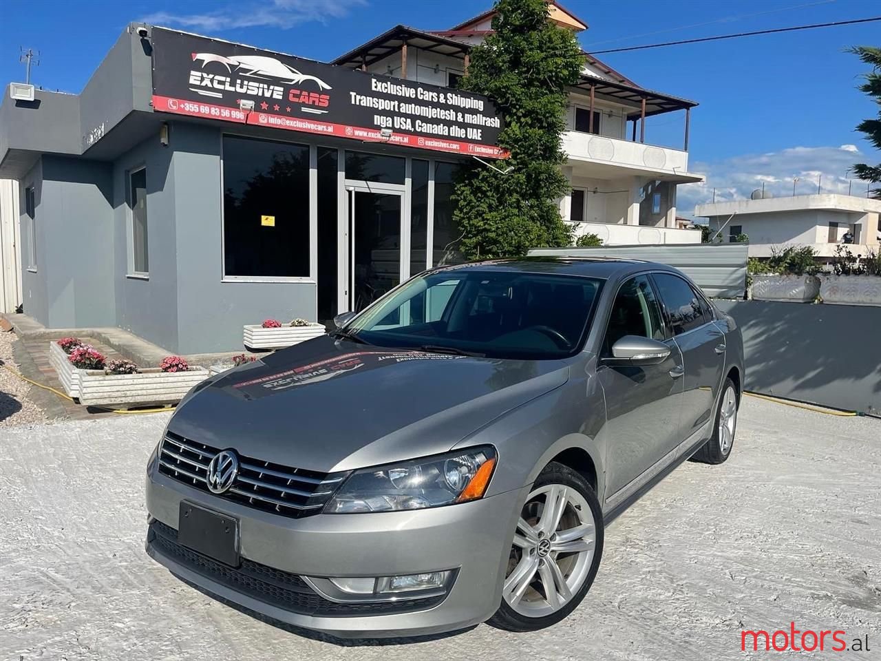 2012' Volkswagen Passat photo #1