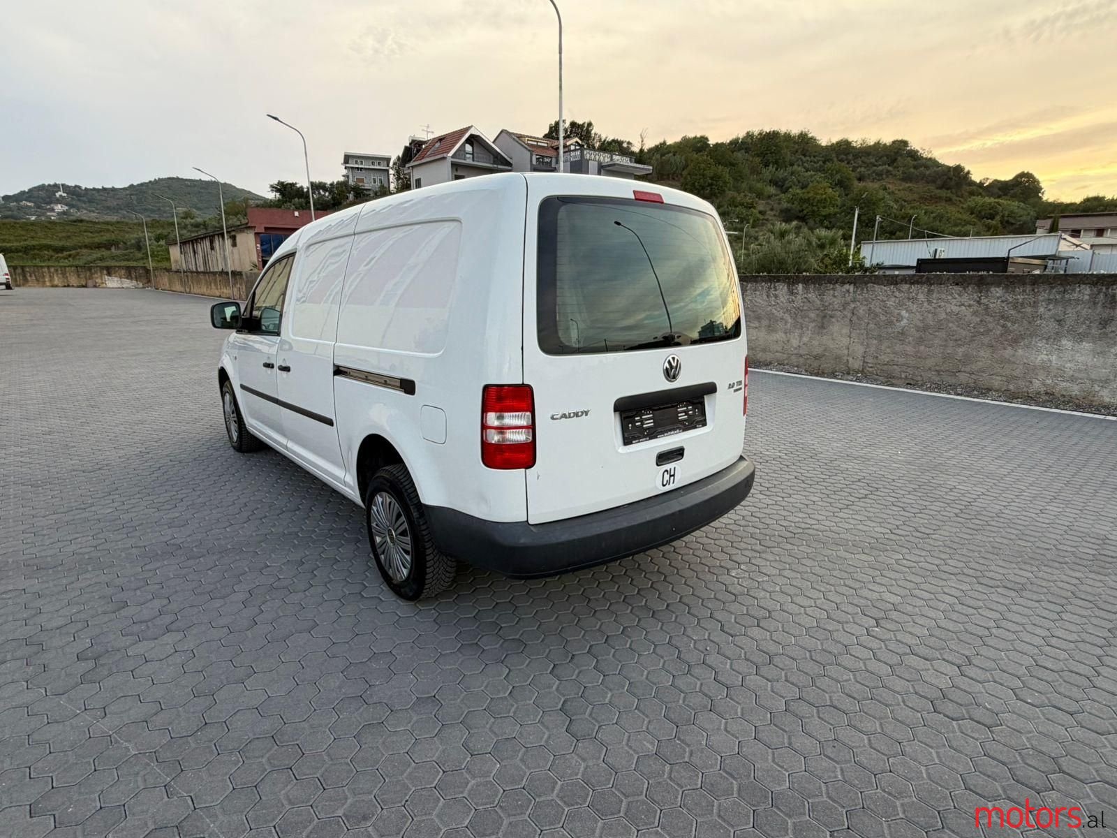 2011' Volkswagen Caddy photo #5