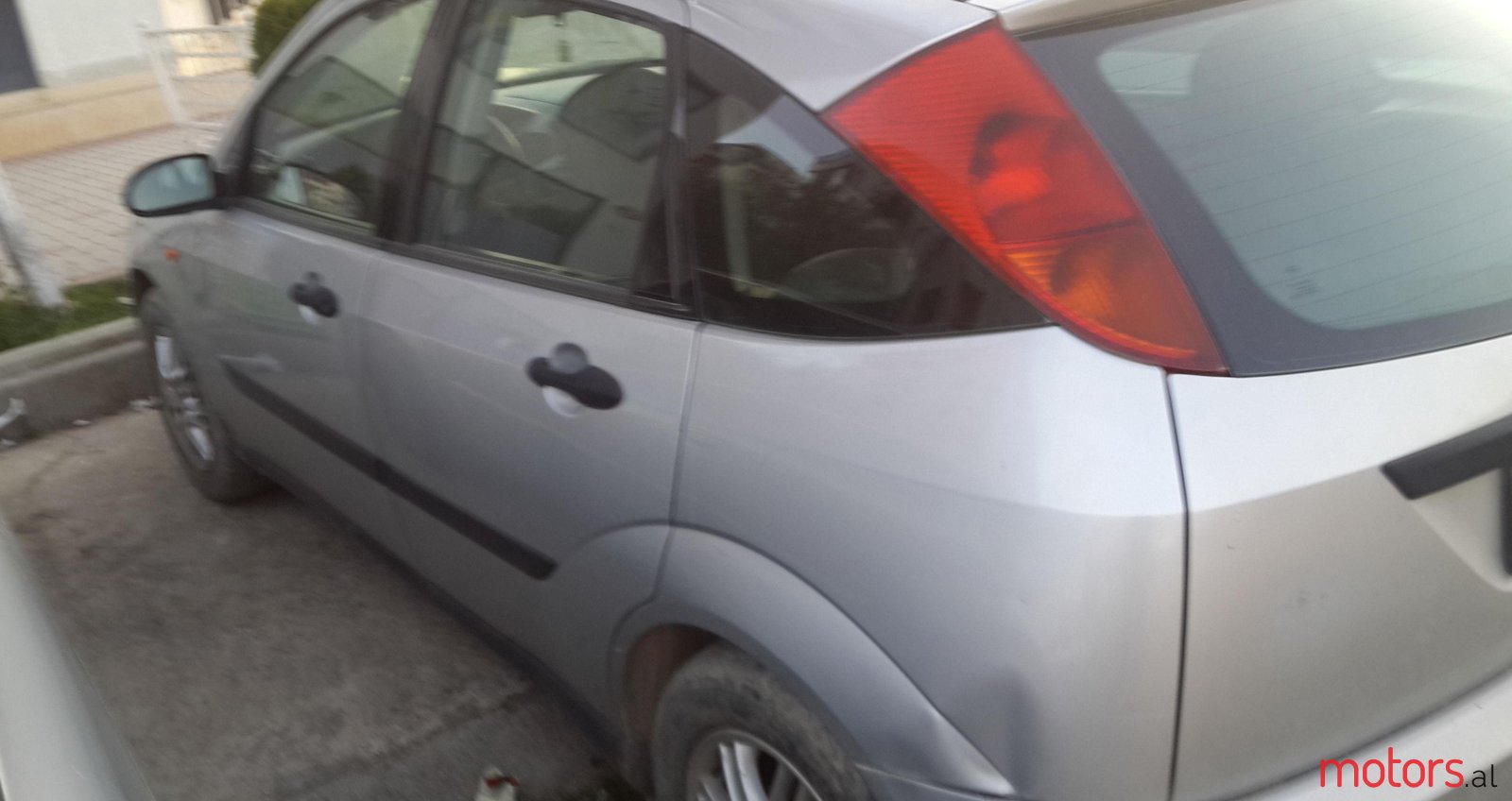 2001' Ford Focus photo #2