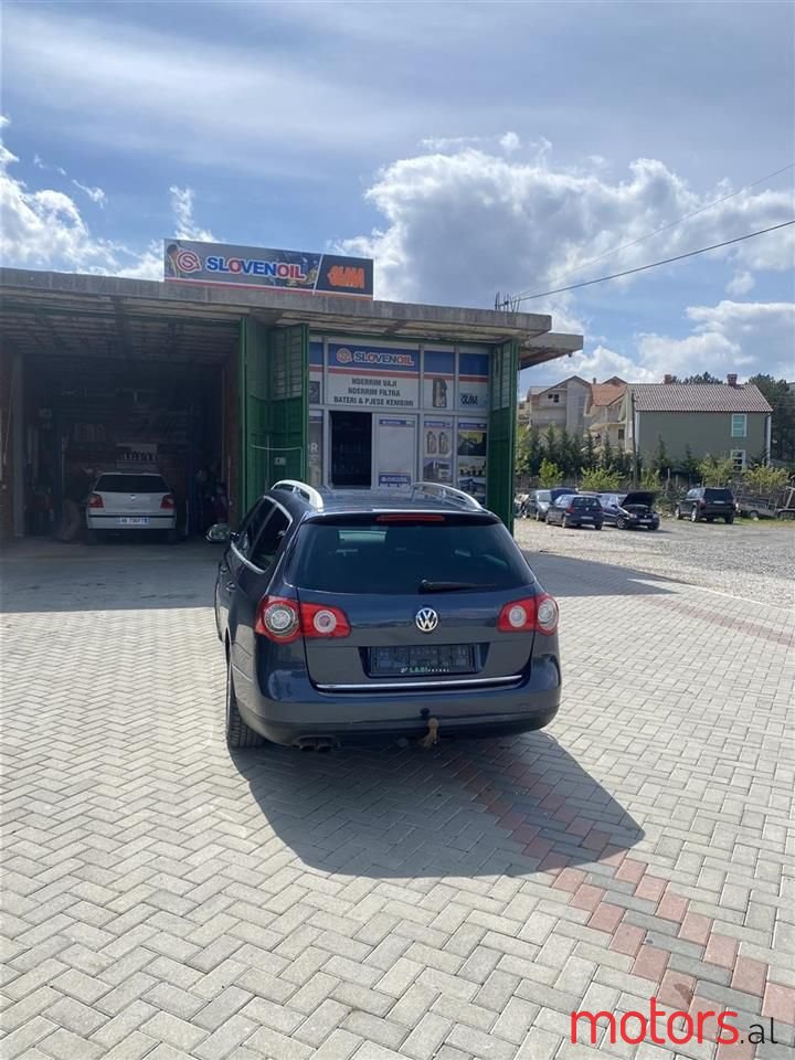 2007' Volkswagen Passat photo #5