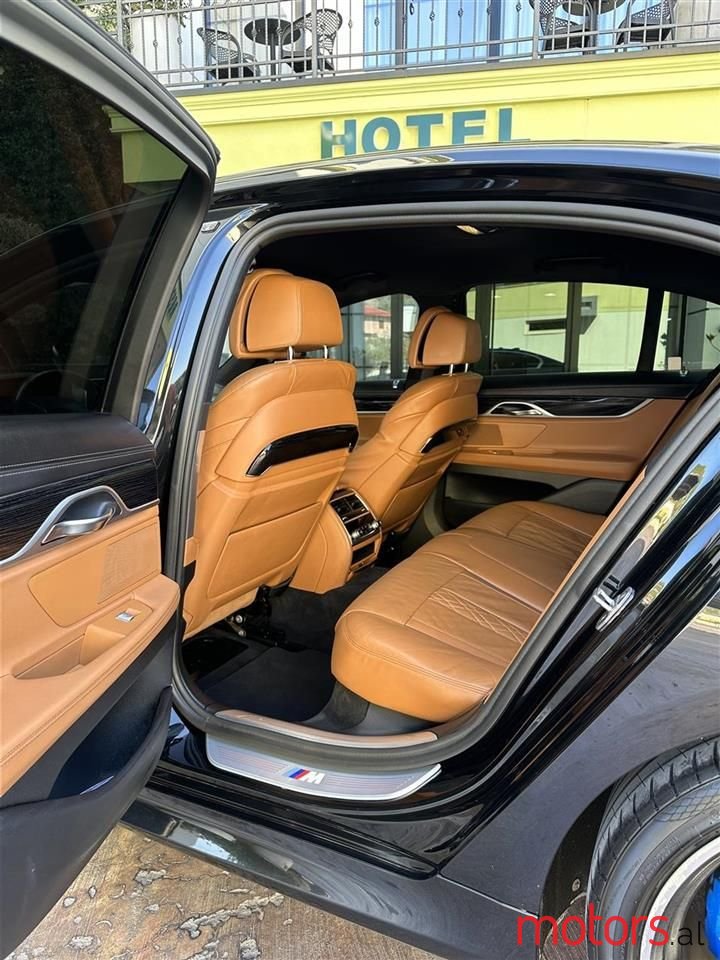 2017' BMW 730 photo #2