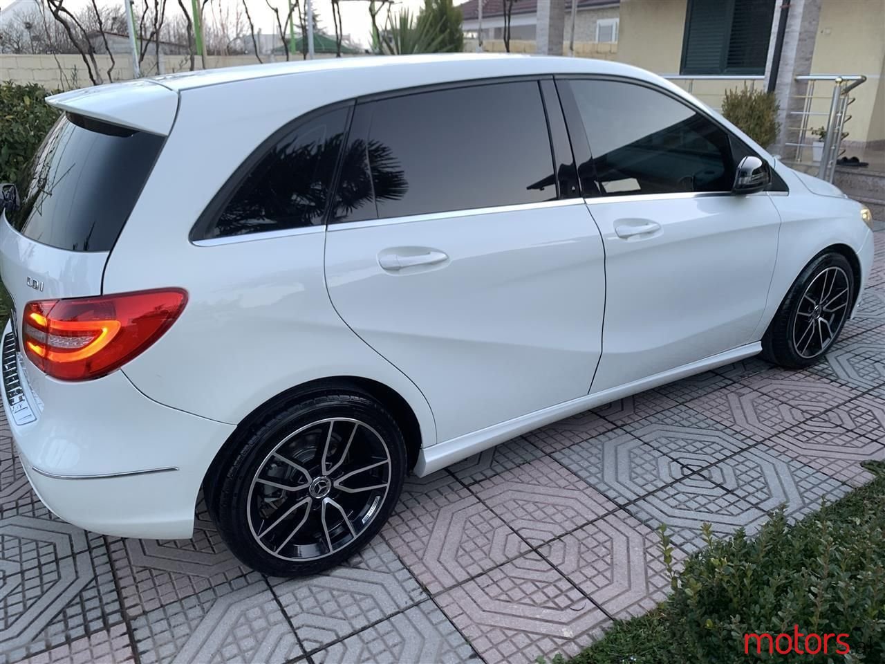 2013' Mercedes-Benz B 200 photo #2