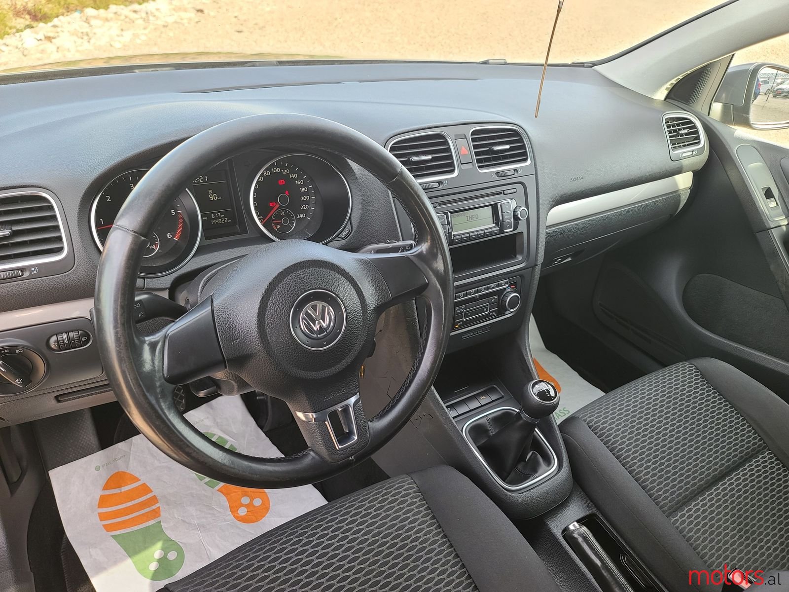 2010' Volkswagen Golf photo #3