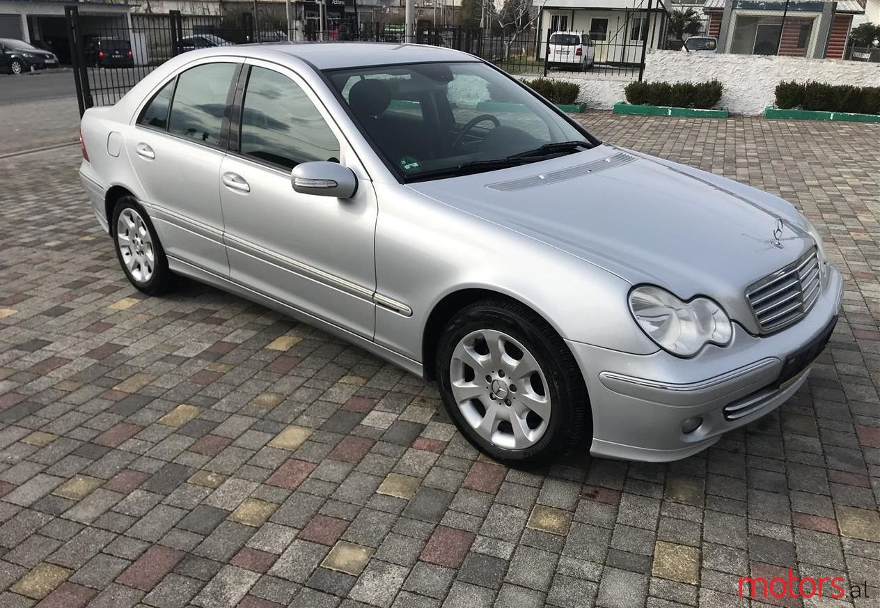 2006' Mercedes-Benz C 220 photo #1