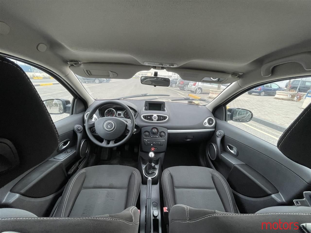 2009' Renault Clio photo #6