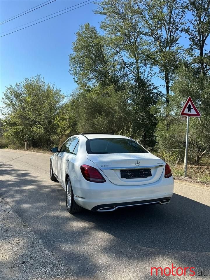 2015' Mercedes-Benz C 220 photo #3