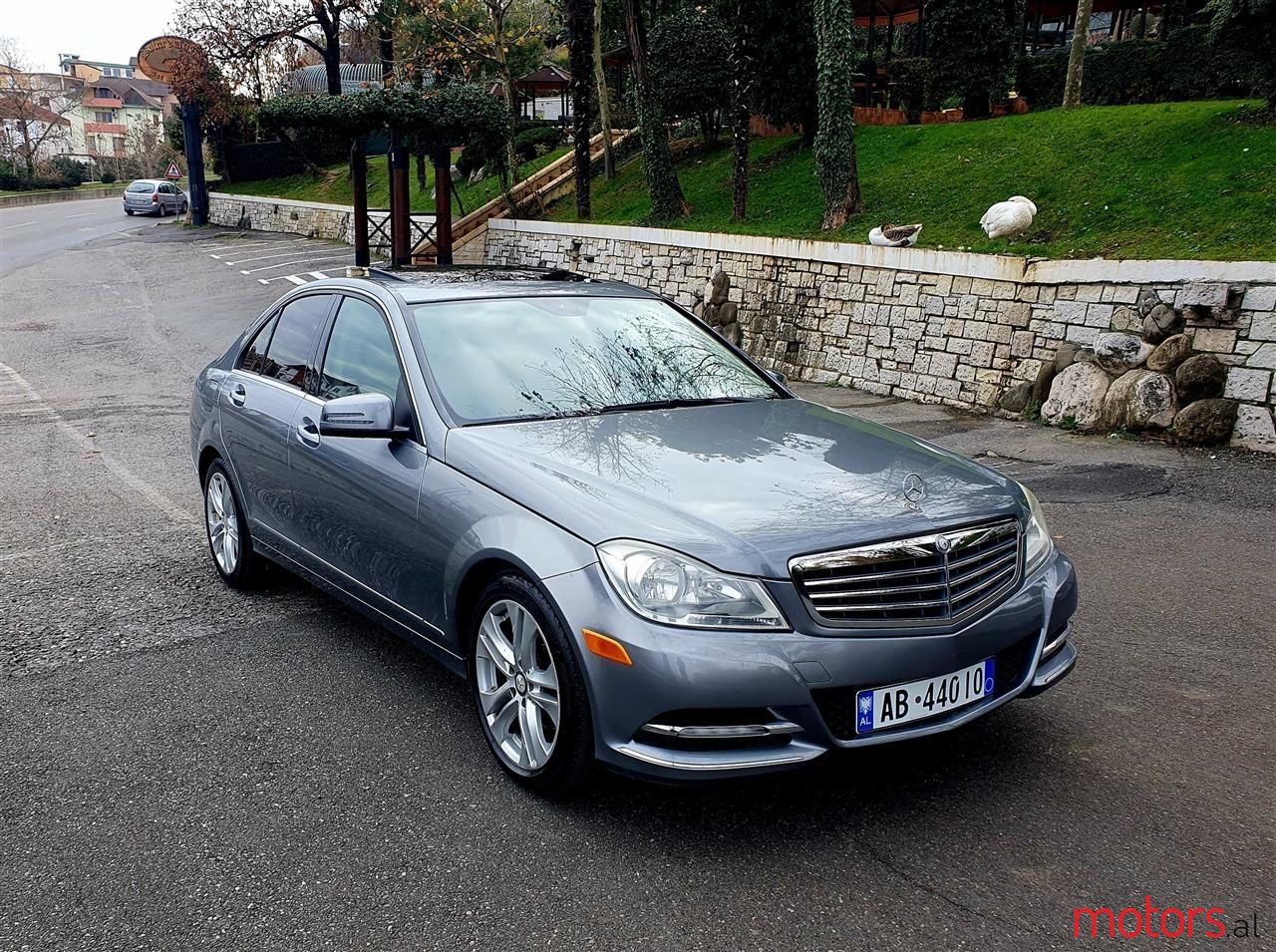 2012' Mercedes-Benz C 300 photo #3