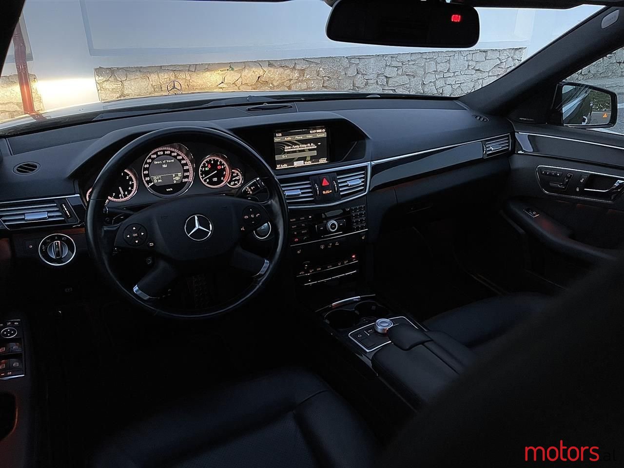 2012' Mercedes-Benz E 350 photo #2