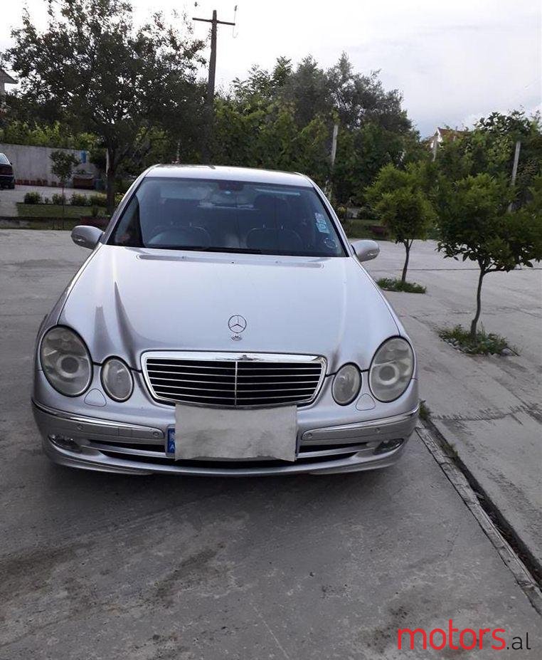 2003' Mercedes-Benz E 220 photo #1