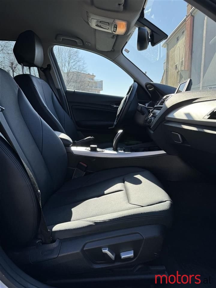 2017' BMW 118 photo #4