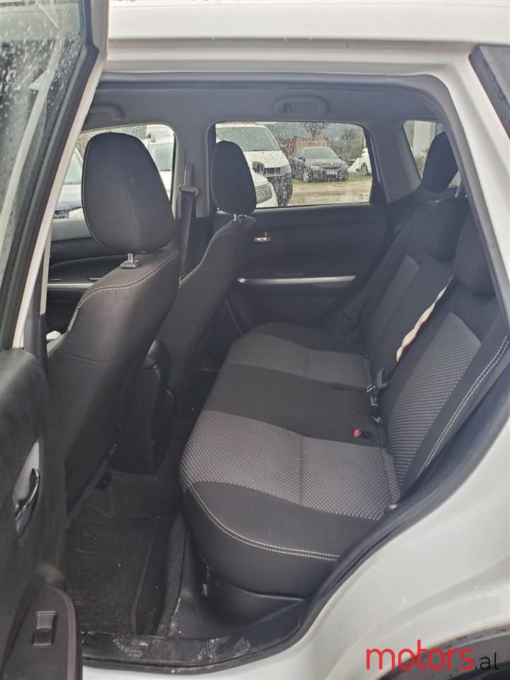 2022' Suzuki Vitara photo #2