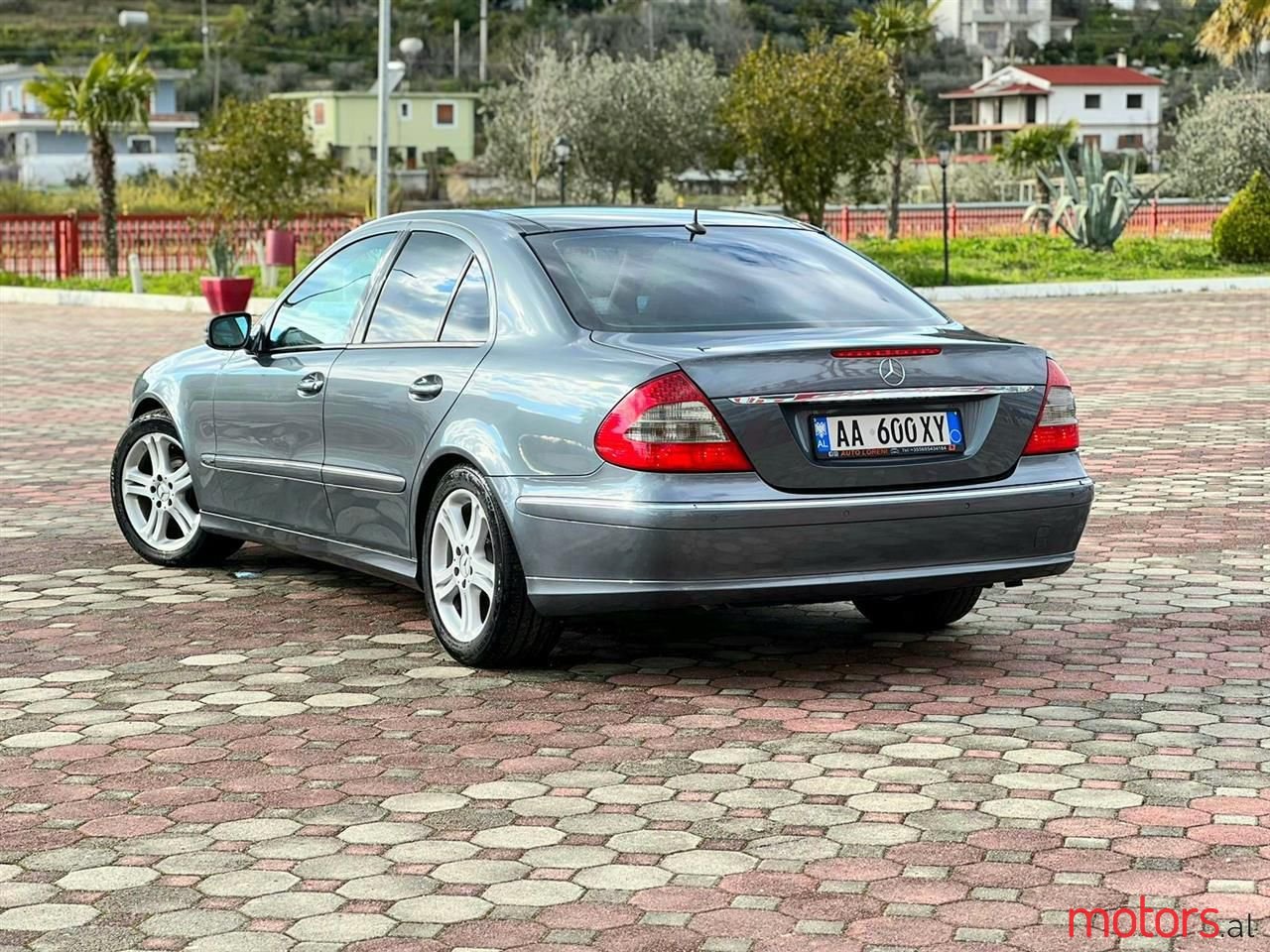 2008' Mercedes-Benz E 300 photo #4