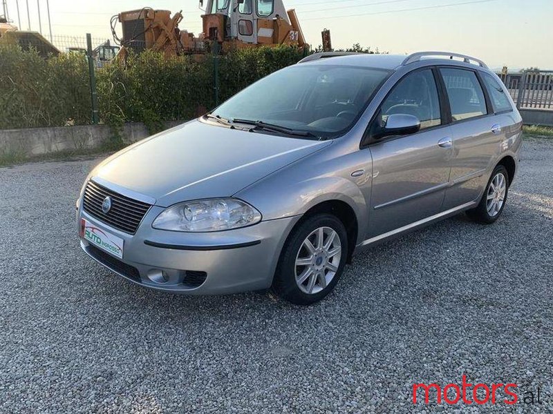 2006' Fiat Croma photo #1