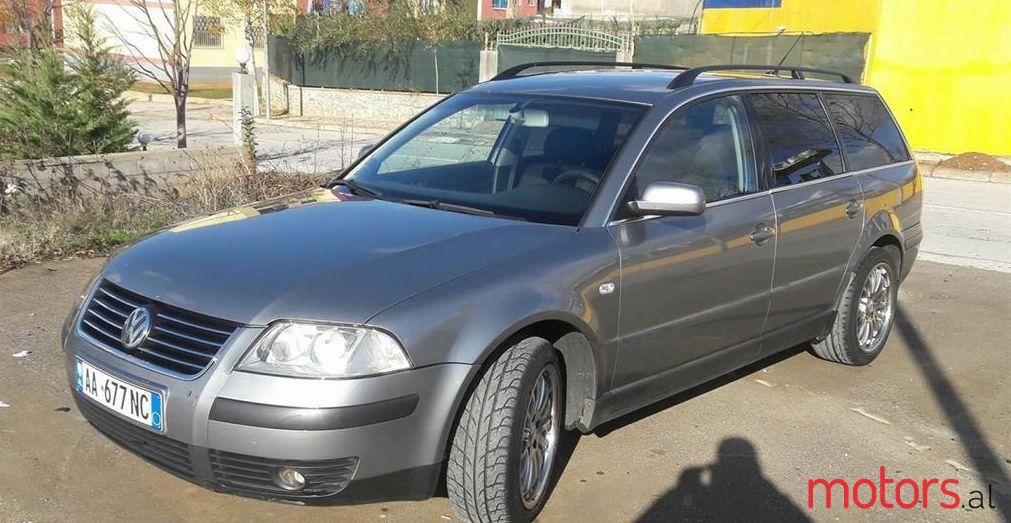 2004' Volkswagen Passat photo #1