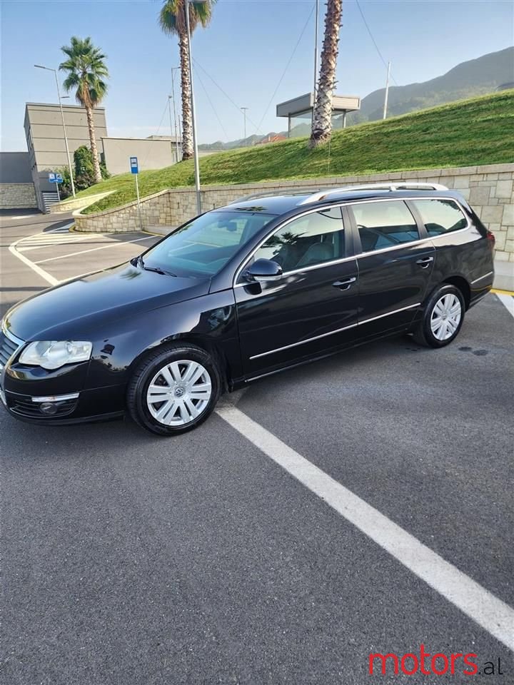 2008' Volkswagen Passat photo #3