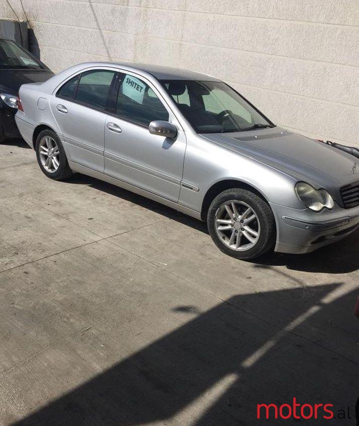 2004' Mercedes-Benz C 220 photo #1